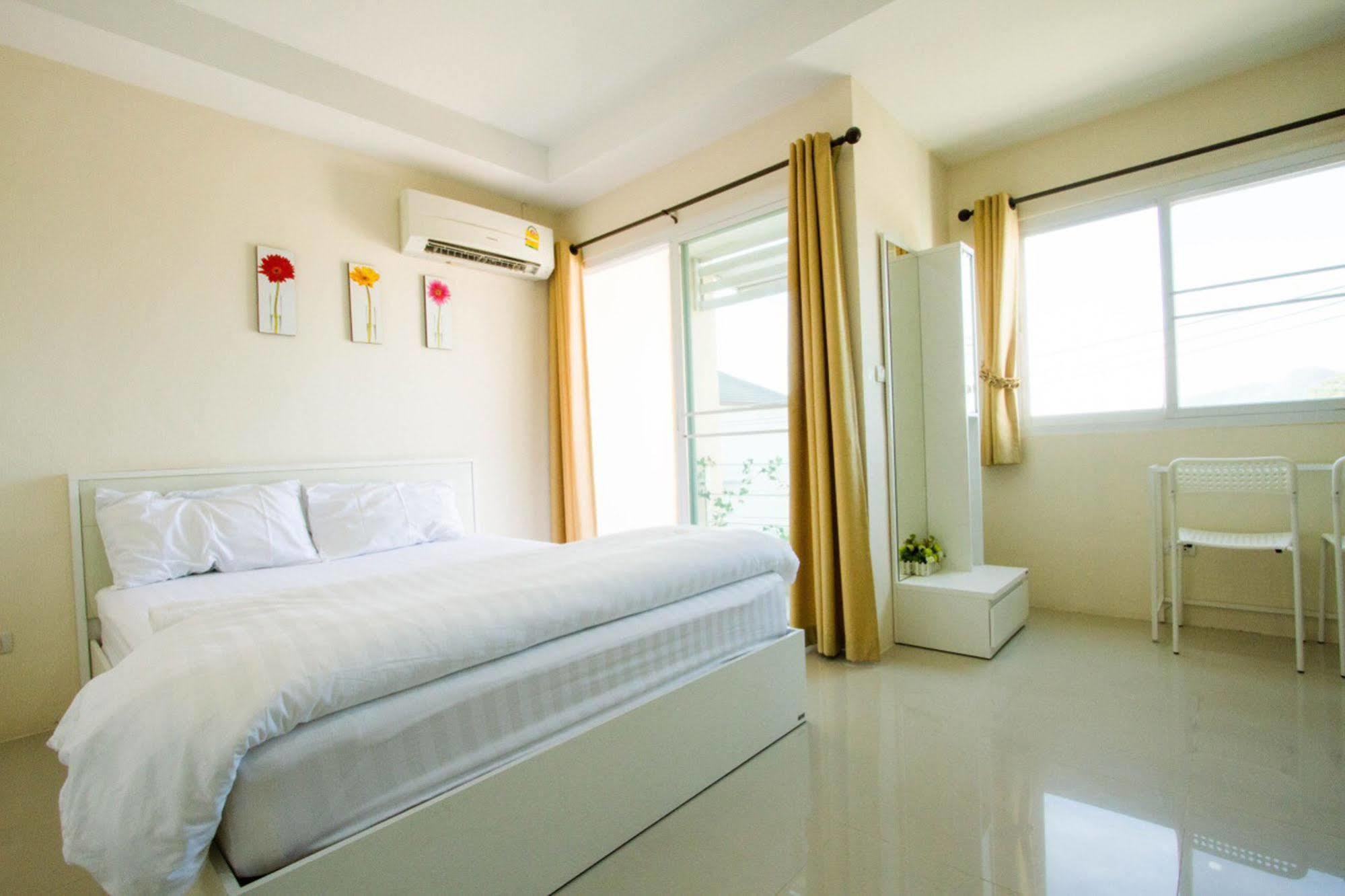 Lotus Suite Hua Hin Exterior photo