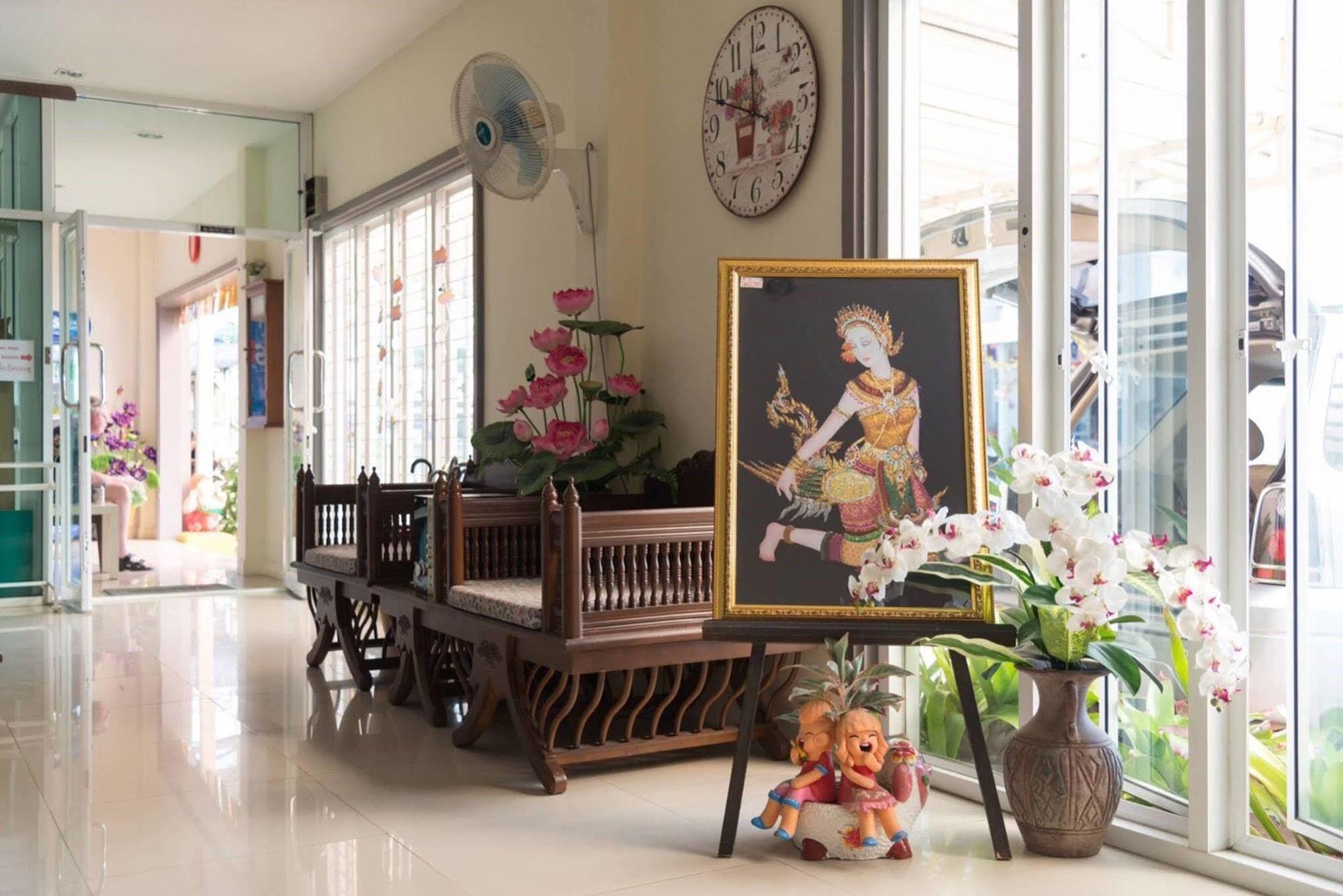 Lotus Suite Hua Hin Exterior photo