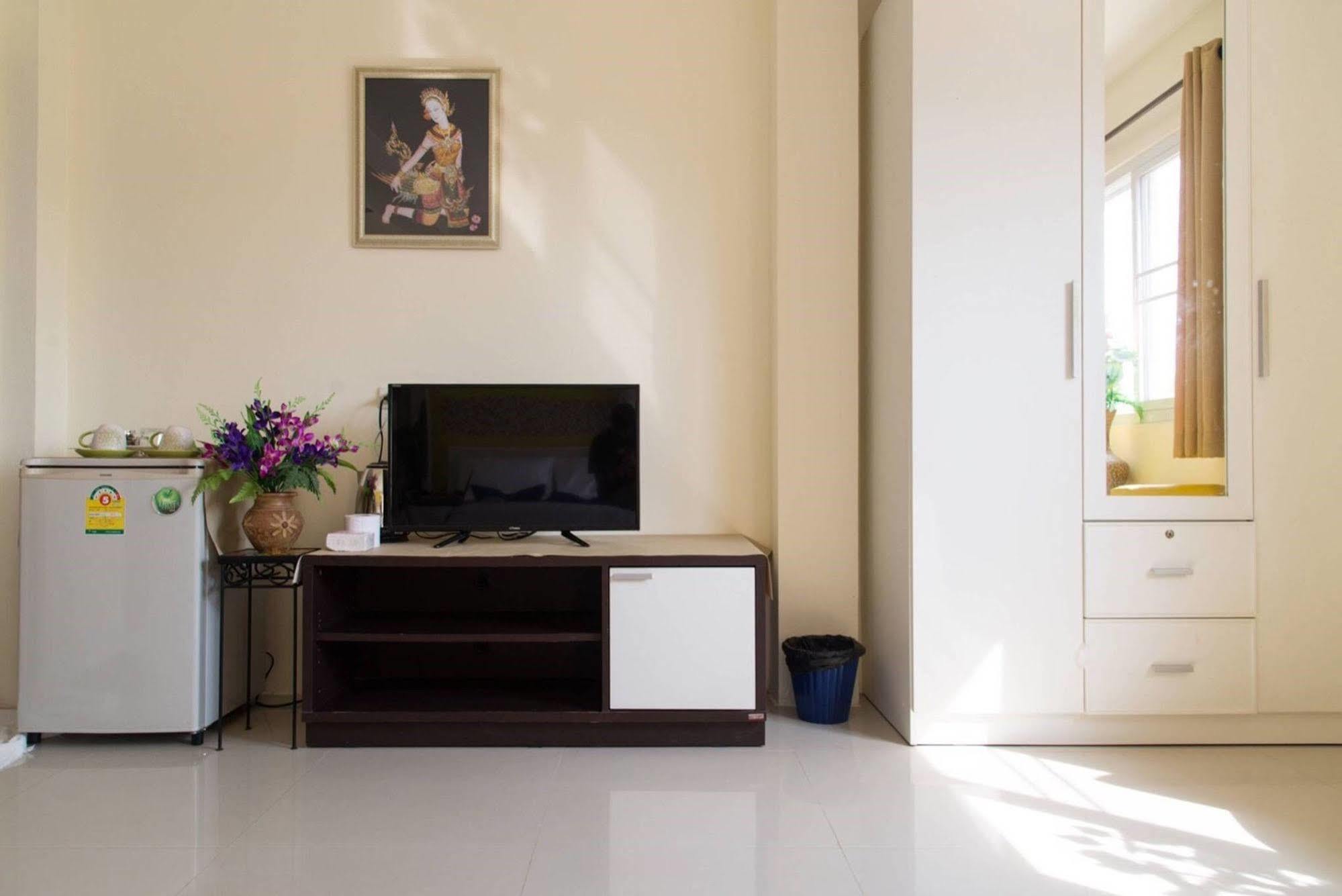 Lotus Suite Hua Hin Exterior photo